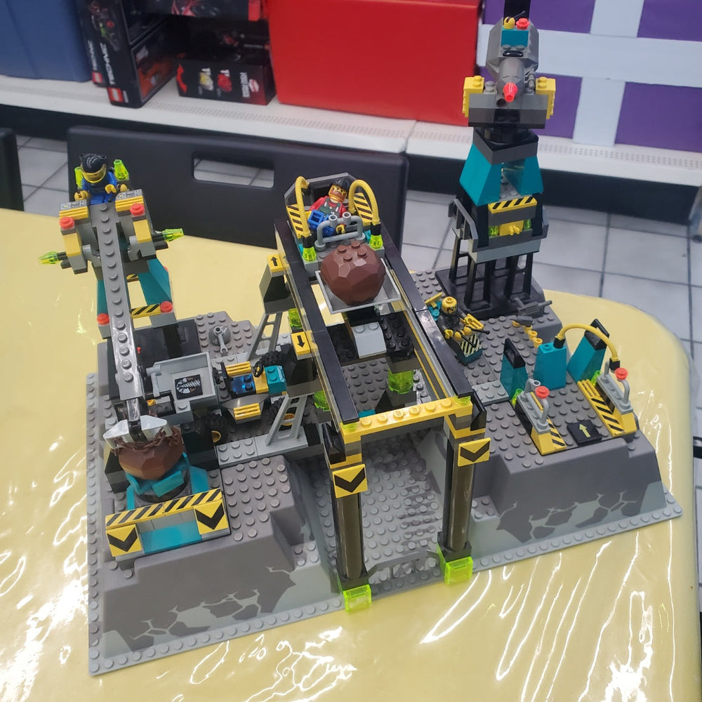 4990 Rock Raiders HQ (Retired) (Previously Owned)