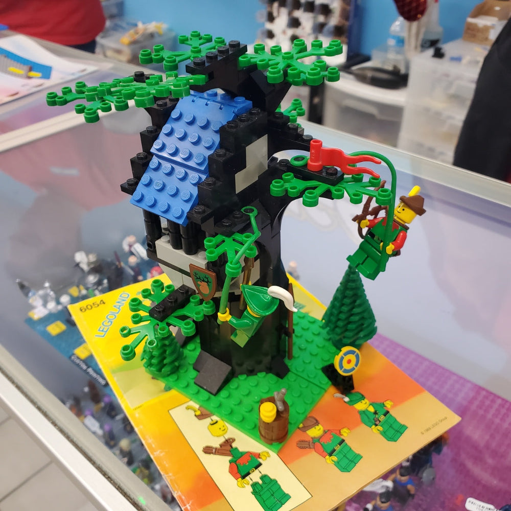 6054 Castle Forestmen's Hideout (Retired) (Previously Owned)