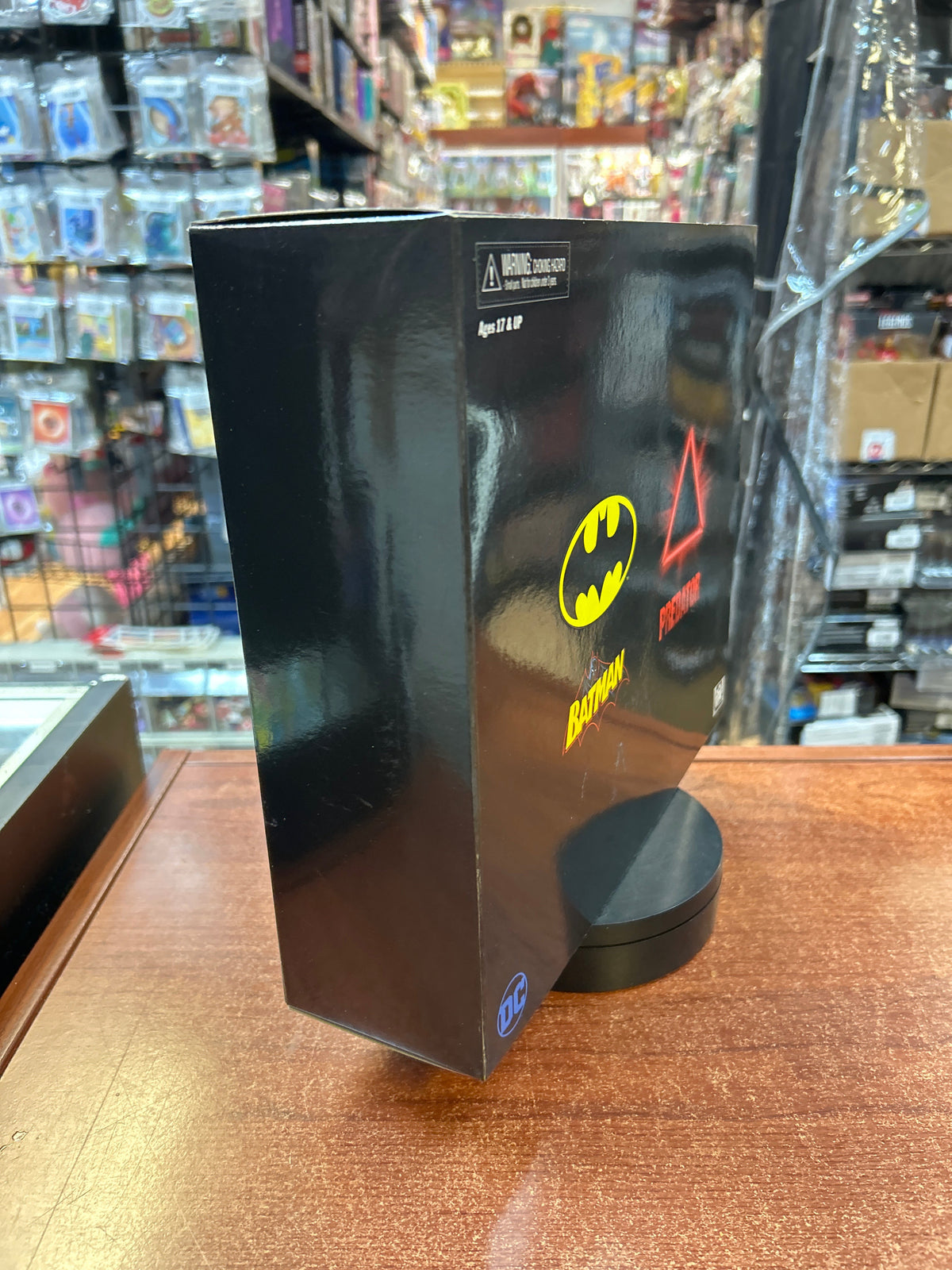 Predator vs Armored Batman -SDCC- (NECA, Predator) **SEALED** product image 2, provided for visual reference and product