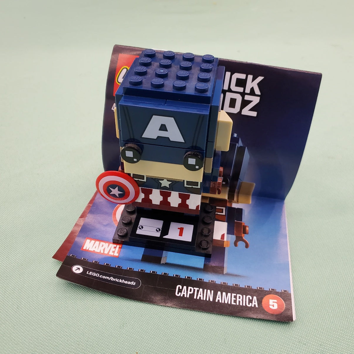 41589 Brickheadz Captain America (Previously Owned) (Retired) product image 1, provided for visual reference and product