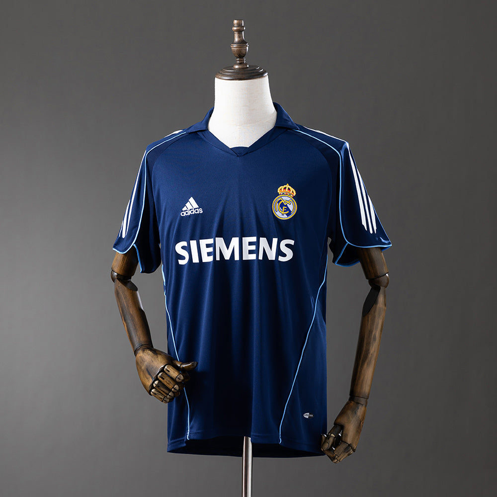 Real Madrid Jersey 2005/06 Away Retro Football Kit product image 1
