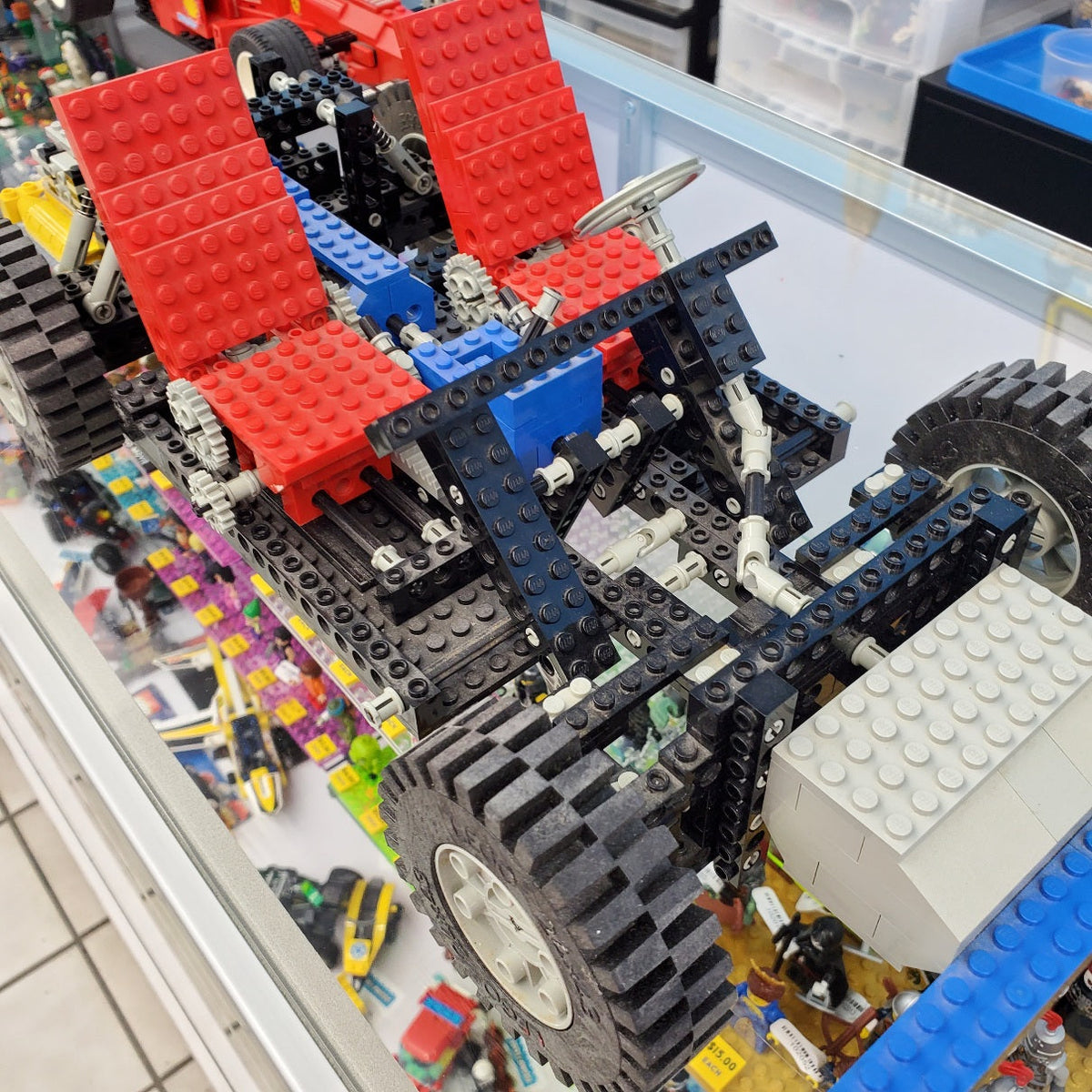 8860 Car Chassis (Auto Chassis) (Retired) (Previously Owned) product image 1, provided for visual reference and product