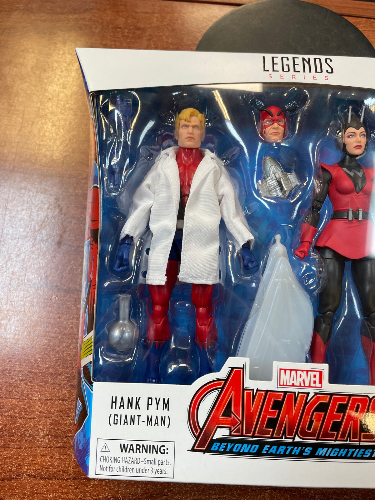 Hank Pym & Janet Van Dyne 2 Pack (Marvel Legends, Hasbro) SEALED product image 3, provided for visual reference and product