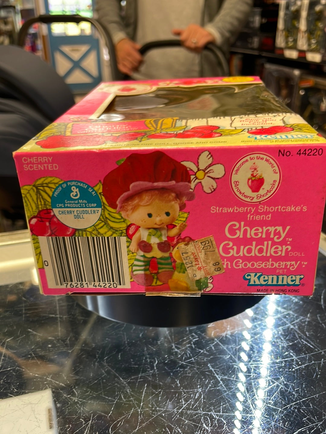Cherry Cuddler with Gooseberrry (Vintage Strawberry Shortcake, Kenner) Open Box product image 16, provided for visual