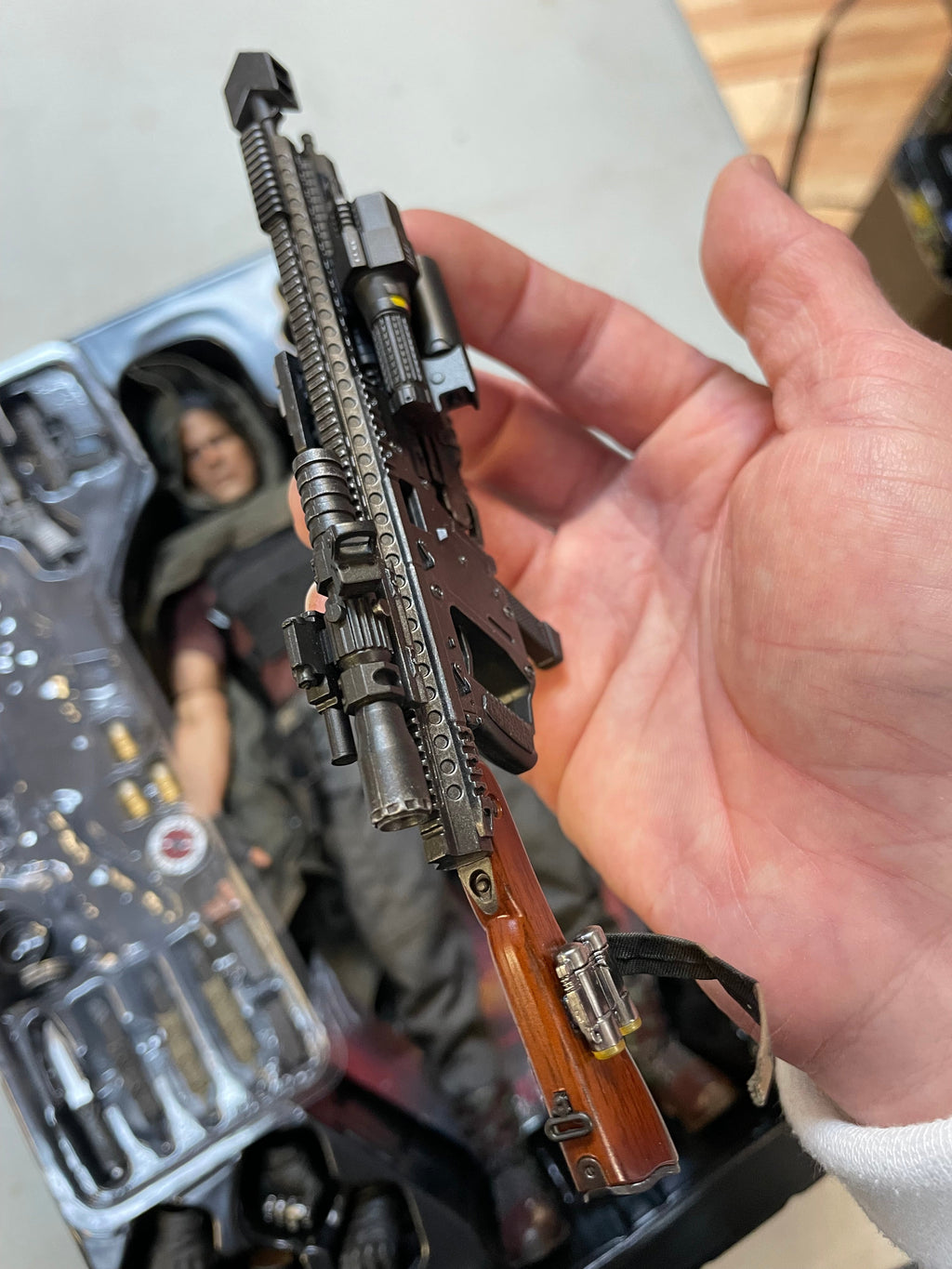 Cable With Exclusive Shield MMS583 1/6 Scale (Deadpool 2, Hot Toys) COMPLETE product image 23, provided for visual reference