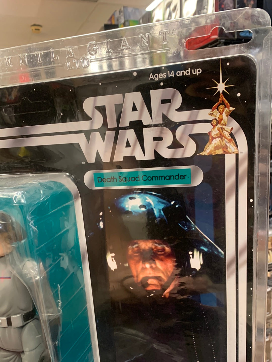Jumbo Death Squad Commander (Gentle Giant, Star Wars) product image 5, provided for visual reference and product detail
