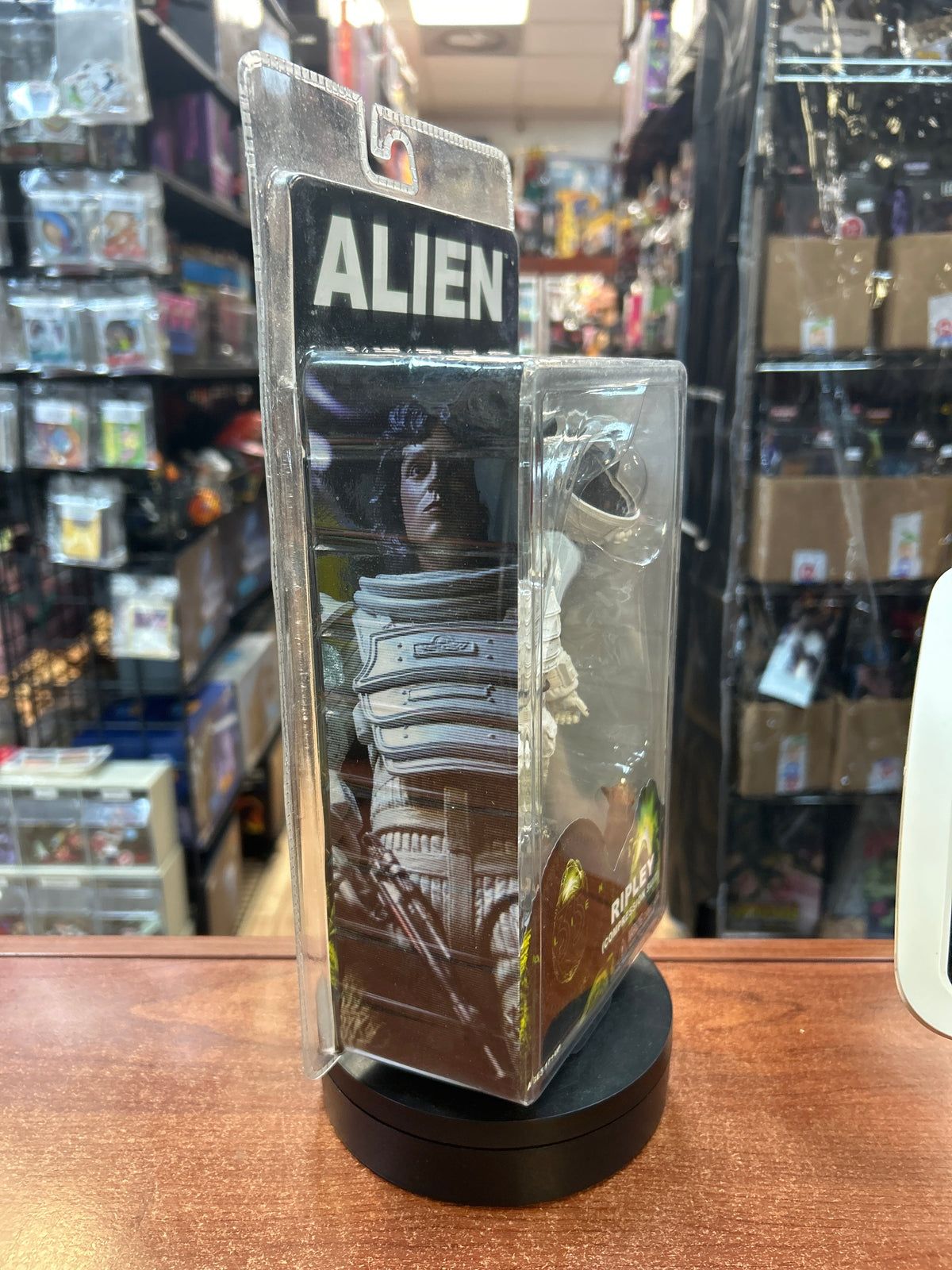 Ripley Compression Suit (Aliens, NECA) **SEALED** product image 2, provided for visual reference and product detail review
