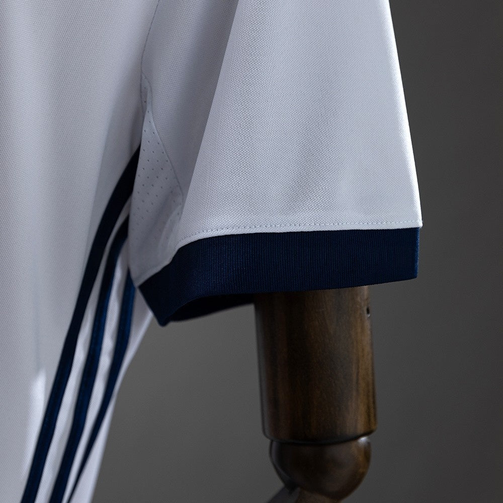 Real Madrid Jersey 2016/17 Home Retro Football Kit product image 4