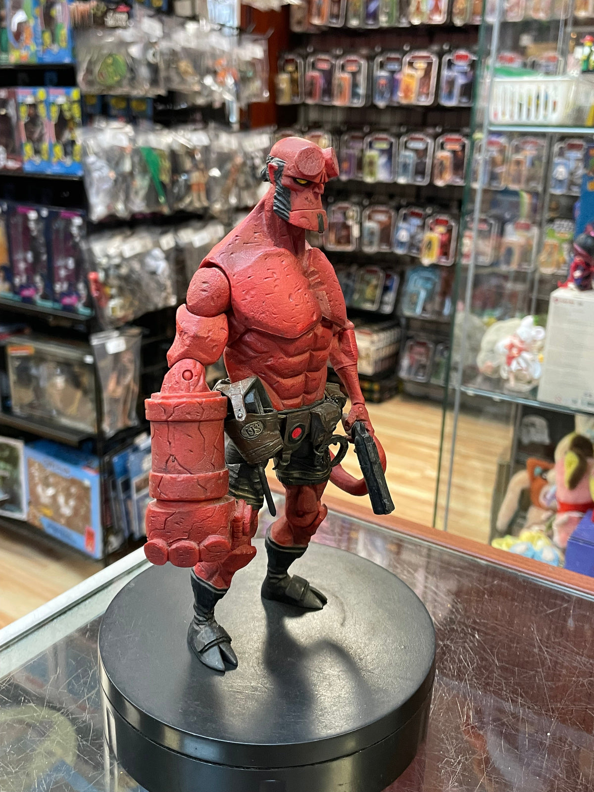 Hellboy (Vintage Hellboy, Mezco Toyz) INCOMPLETE product image 2, provided for visual reference and product detail review