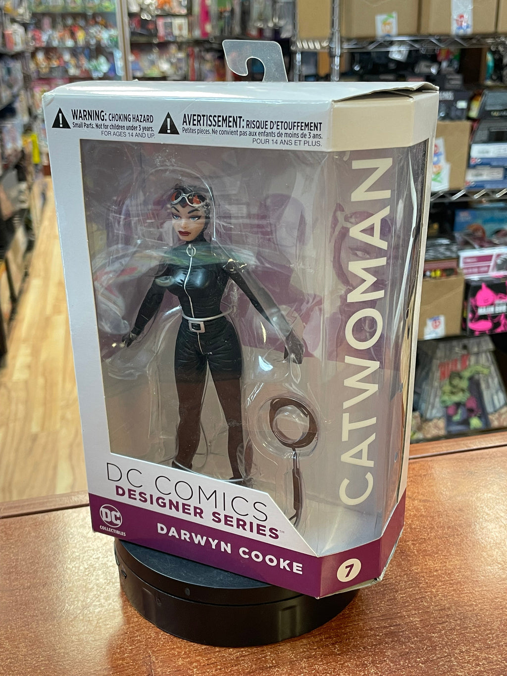 Catwoman -Darwyn Cooke- (DC Comics, Designer Series) **SEALED** product image 3, provided for visual reference and product