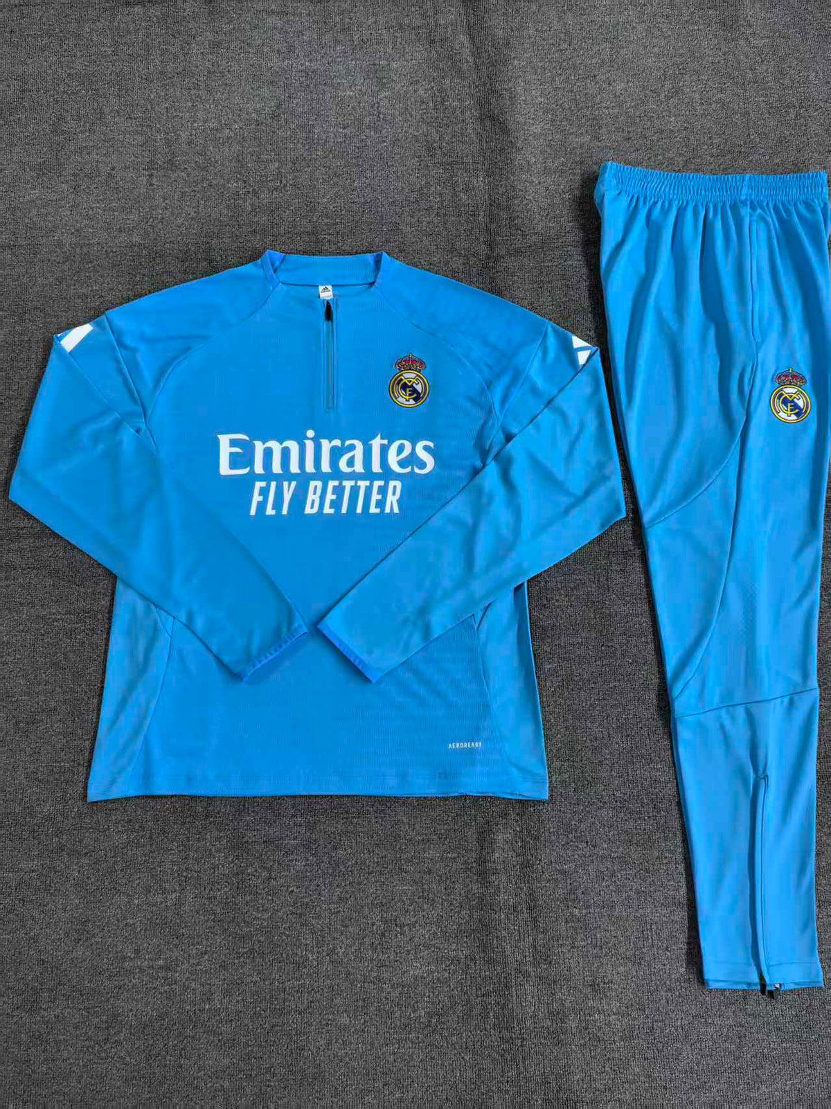 Kids Real Madrid Training Tracksuits 25/26 Football Kit product image 2