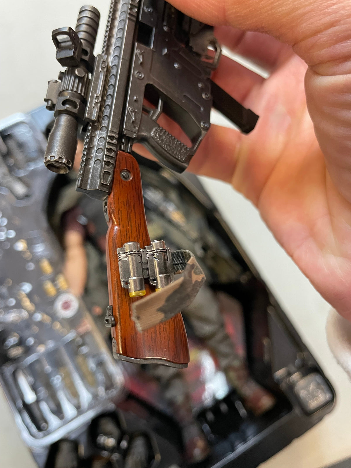 Cable With Exclusive Shield MMS583 1/6 Scale (Deadpool 2, Hot Toys) COMPLETE product image 19, provided for visual reference