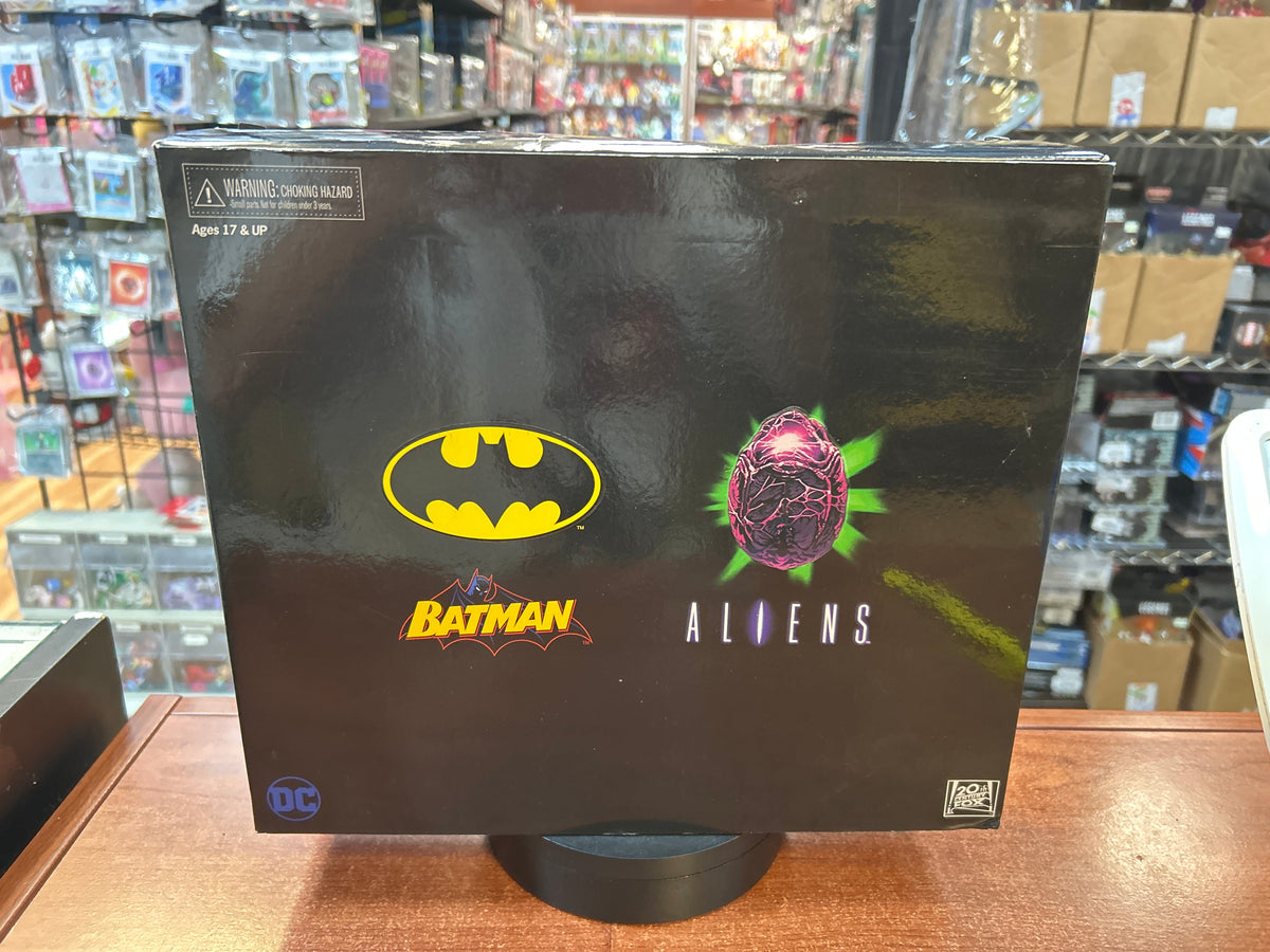 Joker Xenomorph vs Dark Horse Batman -SDCC- (NECA, Predator) **SEALED** product image 1, provided for visual reference and