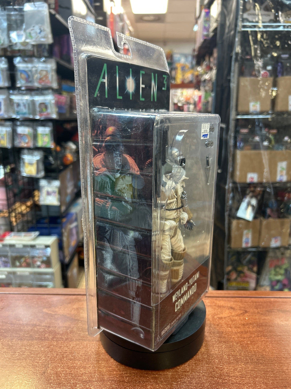 Weyland Yutani Commando (Aliens, NECA) **SEALED** product image 2, provided for visual reference and product detail review