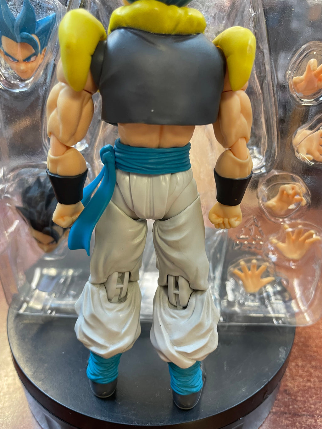 Super Saiyan God Gegeta (Dragon Ball, Bandai SH Figuarts) *COMPLETE* product image 5, provided for visual reference and