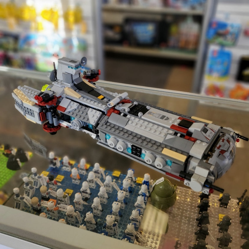 75158 Rebel Combat Frigate (Retired) (Previously Owned) product image 1, provided for visual reference and product detail