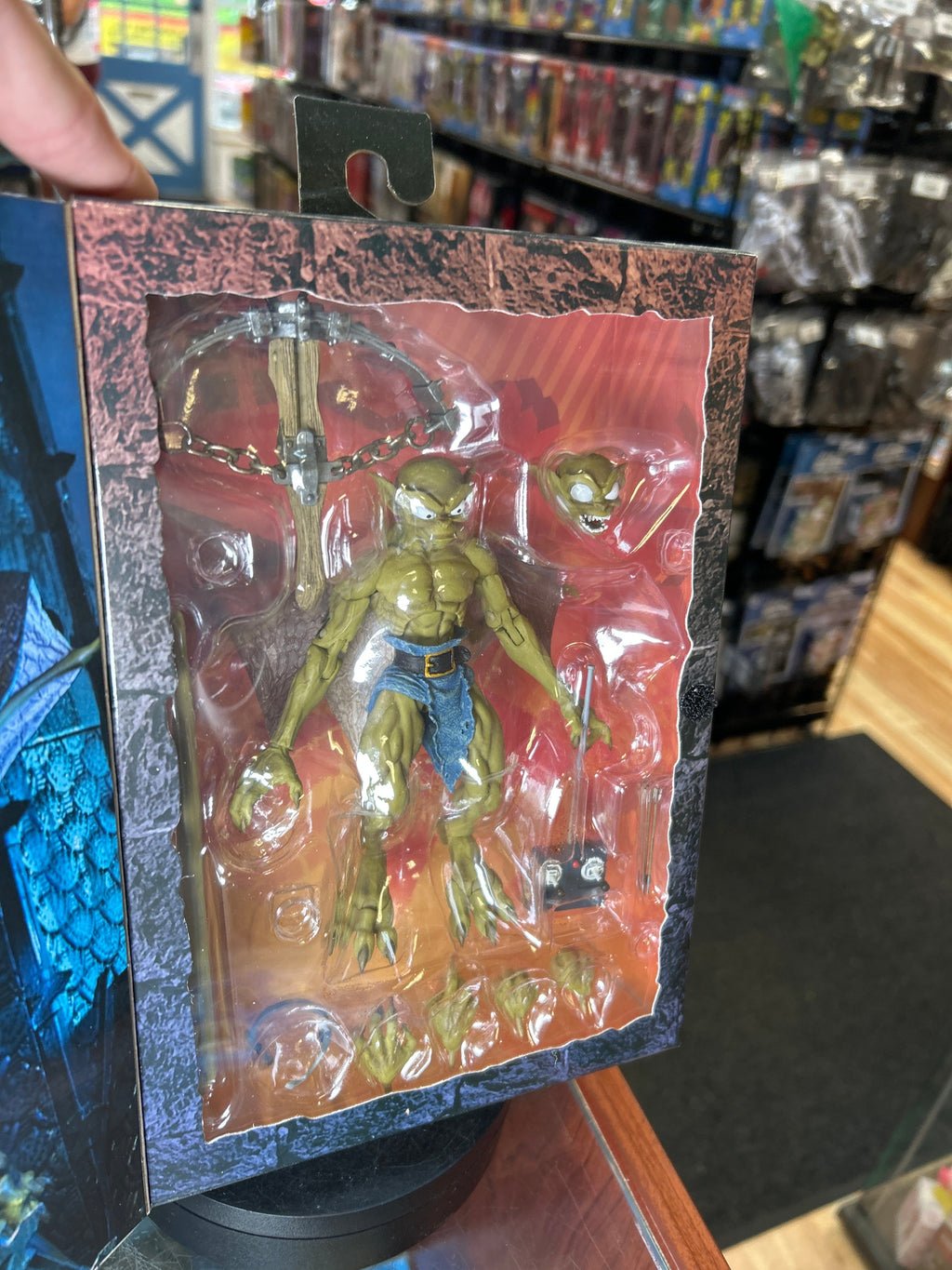 Lexington Ultimate (Gargoyles, NECA) **SEALED** product image 2, provided for visual reference and product detail review