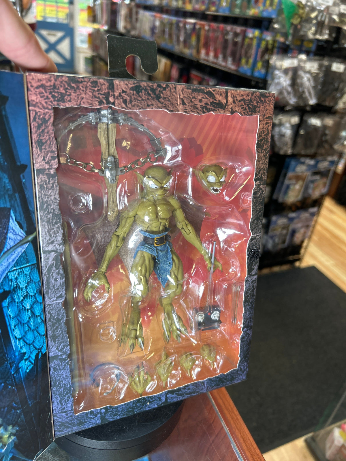Lexington Ultimate (Gargoyles, NECA) **SEALED** product image 2, provided for visual reference and product detail review