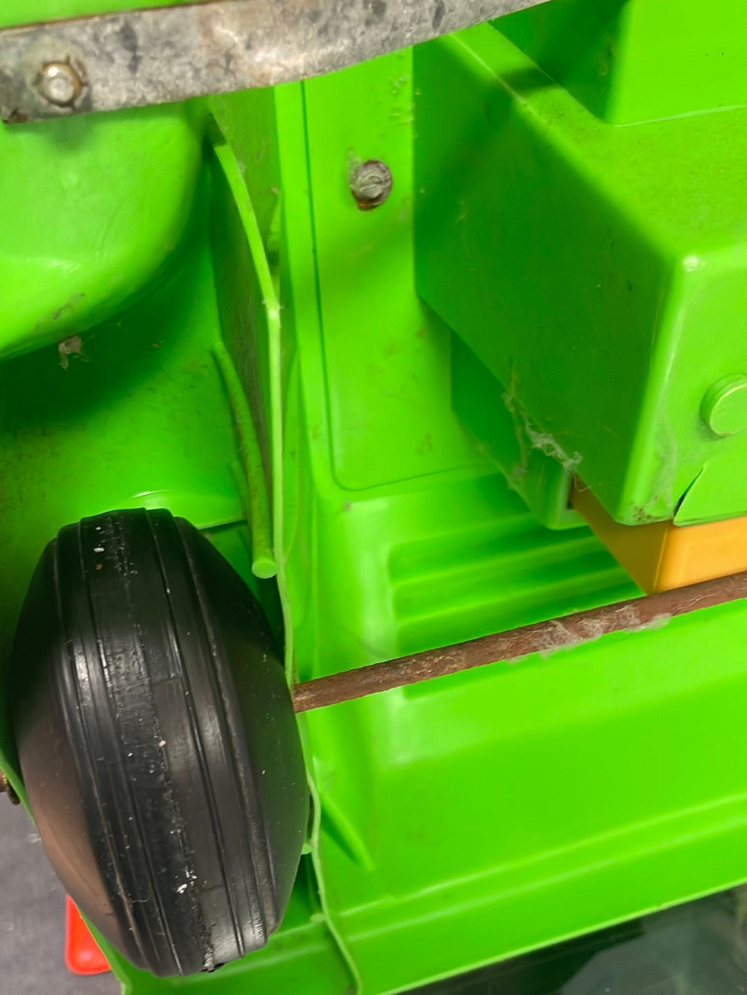 Incredible Hulk Power Mobile Peddle Car (Vintage Marvel, Empire) product image 22, provided for visual reference and product