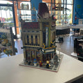 10232 Creator Palace Cinema (Retired) (Previously Owned) product image 1, provided for visual reference and product detail