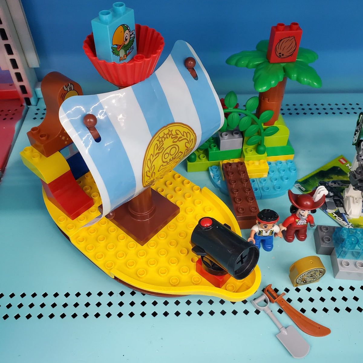 10514 Jake's Pirate Ship Bucky (Previously Owned) (Retired) product image 1, provided for visual reference and product