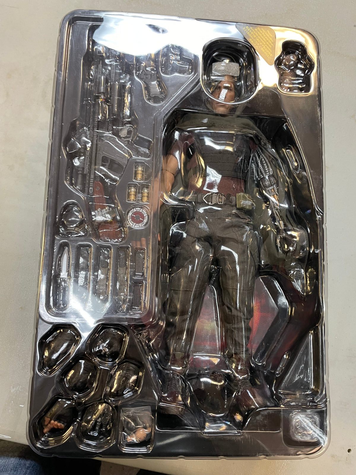 Cable With Exclusive Shield MMS583 1/6 Scale (Deadpool 2, Hot Toys) COMPLETE product image 36, provided for visual reference