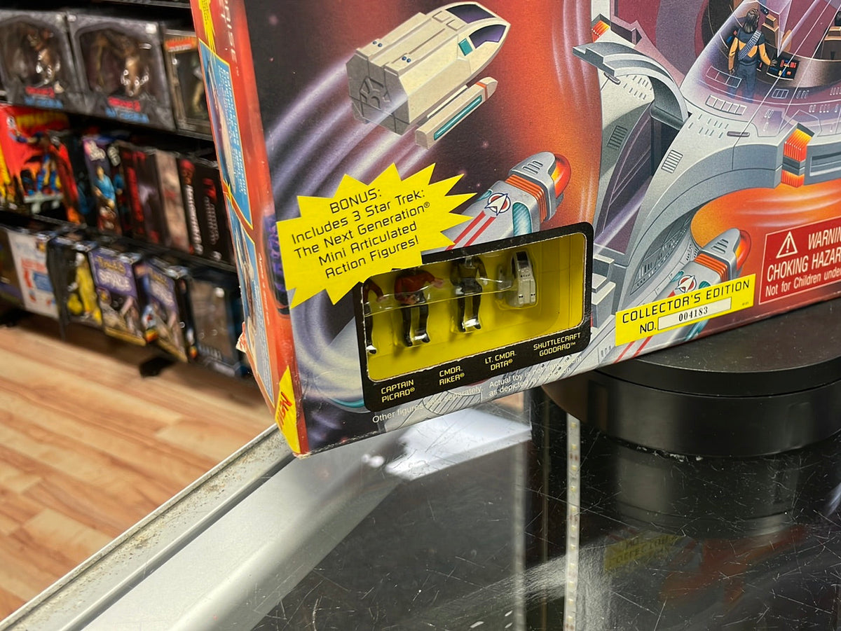 USS Enterprise Mini Playset NCC-1701-D 6131 (Vintage Star Trek, Playmates) SEALED product image 4, provided for visual