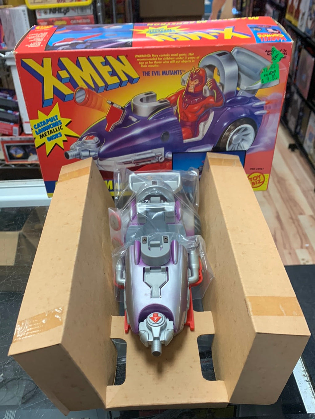 Magneto Magnetron (Uncanny X-Men, Toybiz) UNUSED product image 1, provided for visual reference and product detail review