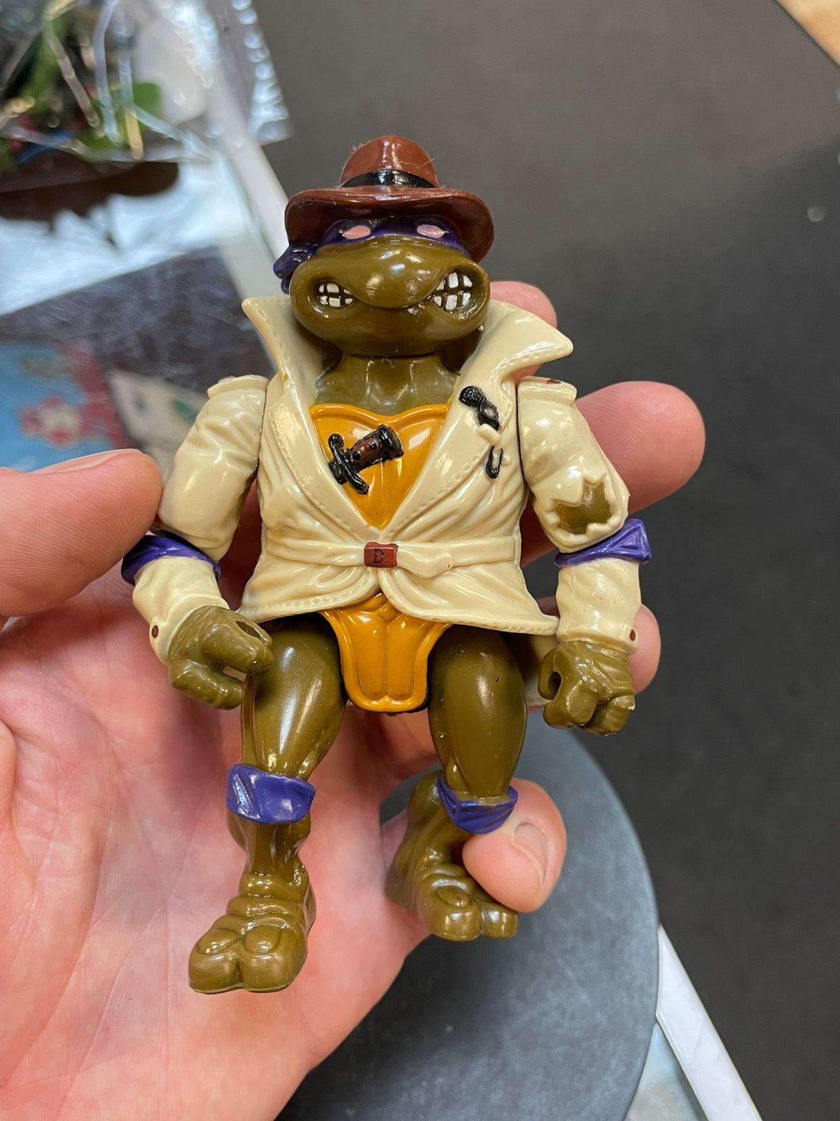 Undercover Donatello 2456 (TMNT Ninja Turtles, Playmates) **COMPLETE** product image 5, provided for visual reference and