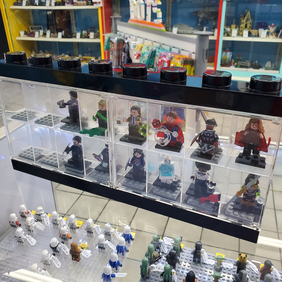 71031 Marvel Studios Collectible Minifigures Complete Set with Case (Previously Owned) product image 1, provided for visual