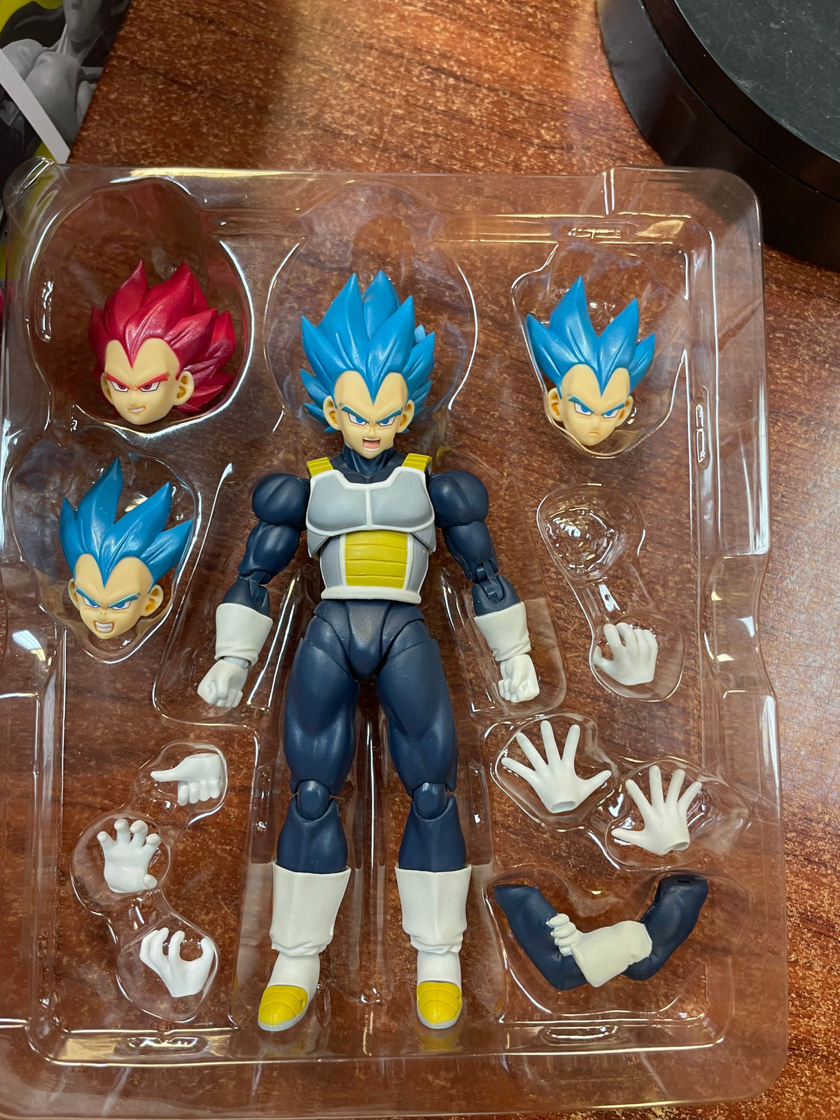 Super Saiyan God SS Vegeta (Dragon Ball, Bandai SH Figuarts) *COMPLETE* product image 5, provided for visual reference and