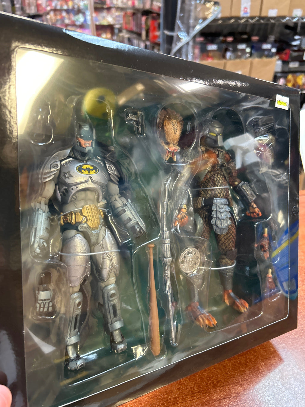 Predator vs Armored Batman -SDCC- (NECA, Predator) **SEALED** product image 7, provided for visual reference and product
