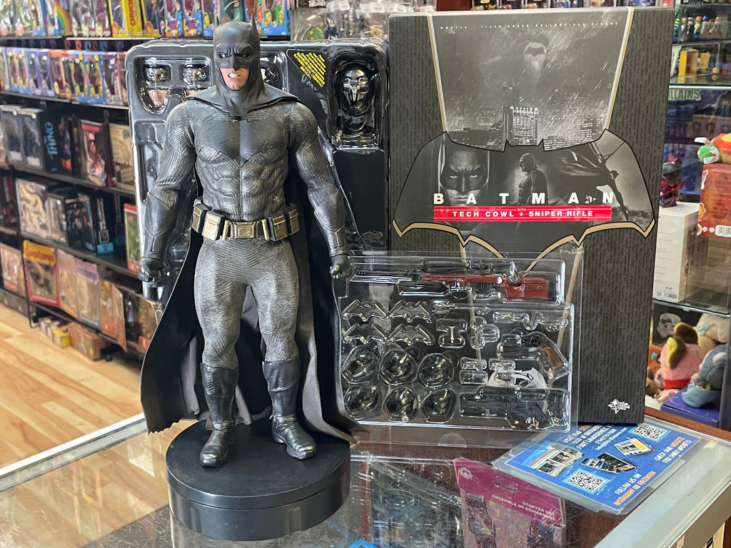 Batman With Tech Cowl MMS342 1/6 Scale (Batman VS Superman Dawn Of Justice, Hot Toys) COMPLETE product image 1, provided for