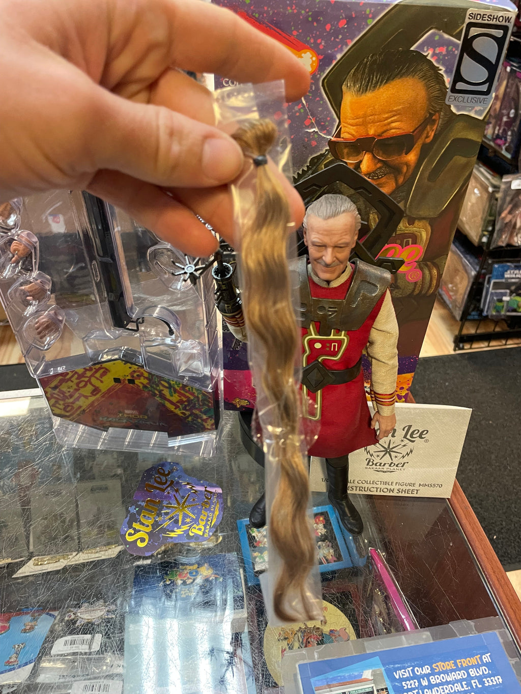 Stan Lee Barber Sakaar Planet (Marvel Thor Ragnarok, Hot Toys) INCOMPLETE product image 4, provided for visual reference and