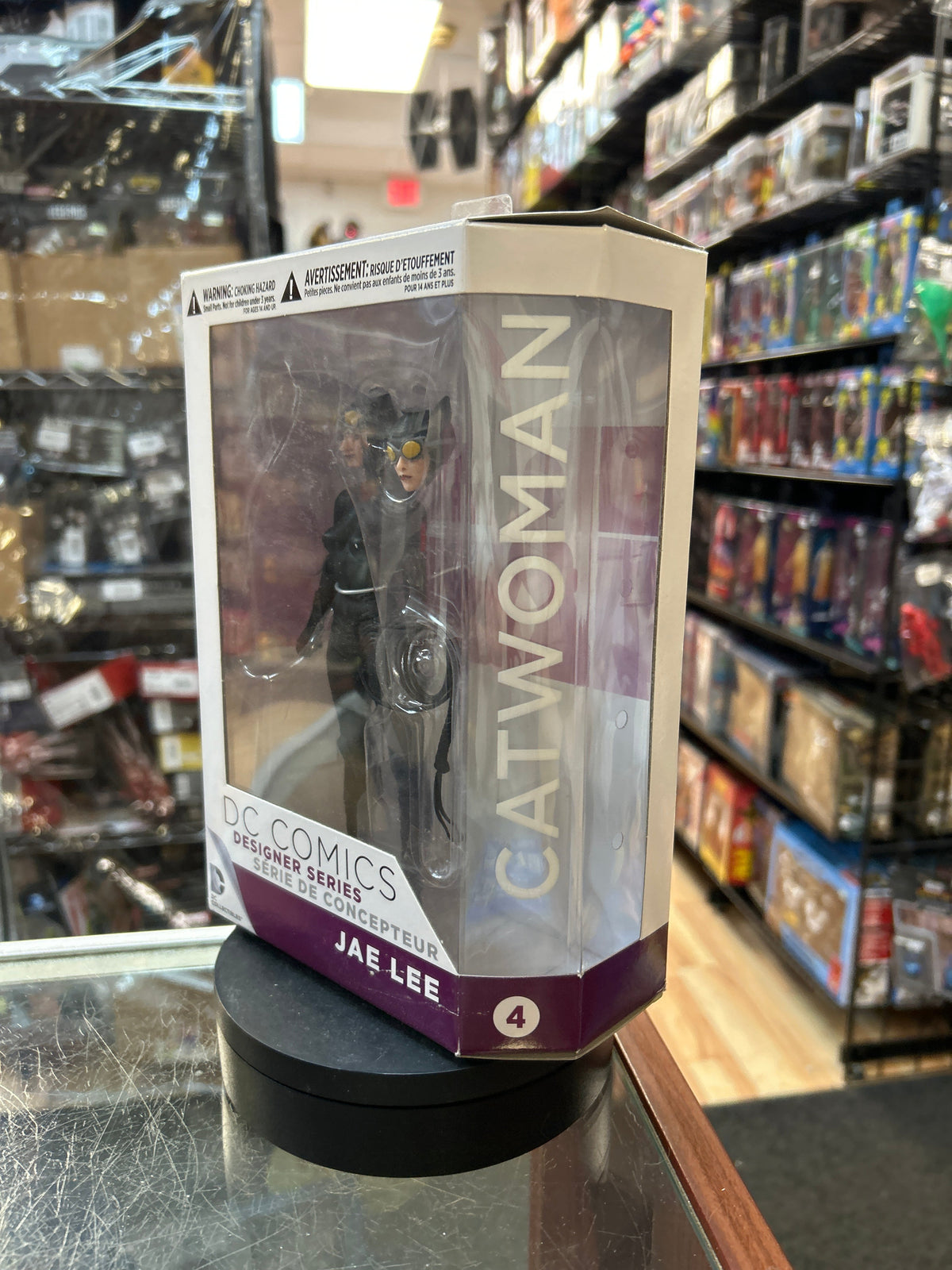 Catwoman -Jae Lee- (DC Direct, Designer Series) **SEALED** product image 6, provided for visual reference and product detail