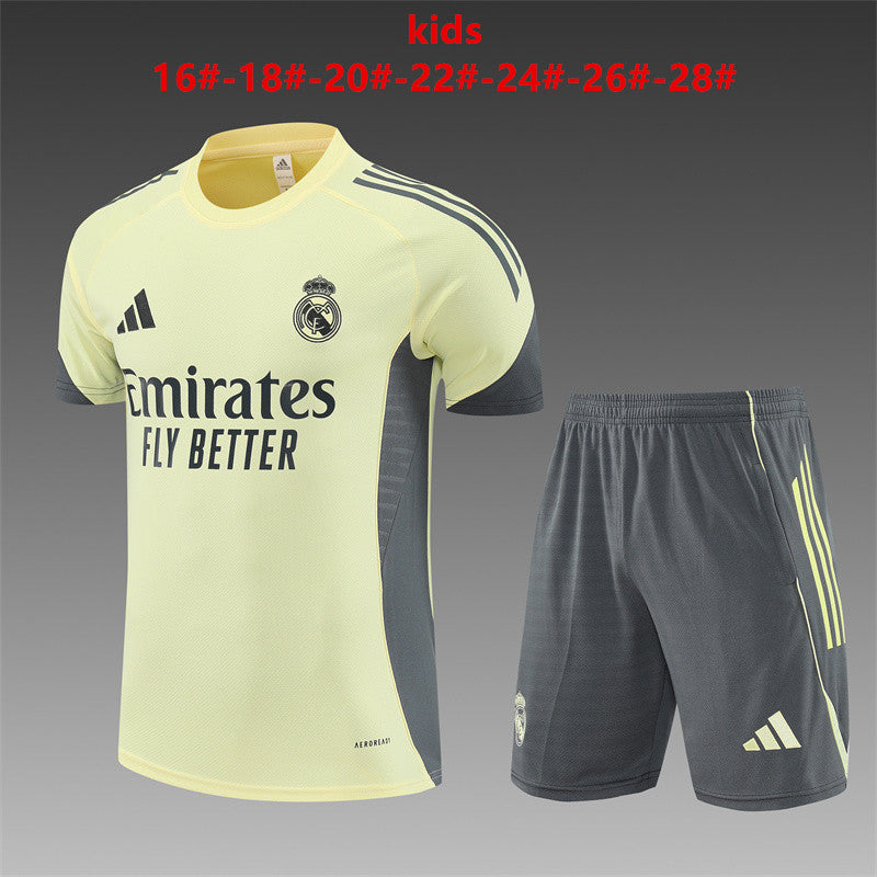 Kids Real Madrid Training Tracksuits 25/26 Football Kit product image 1