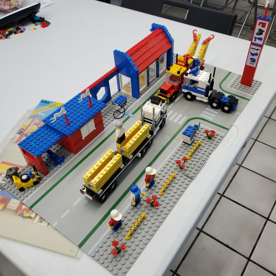 6393 Big-Rig Truck Stop (Retired) (Previously Owned) product image 1, provided for visual reference and product detail review