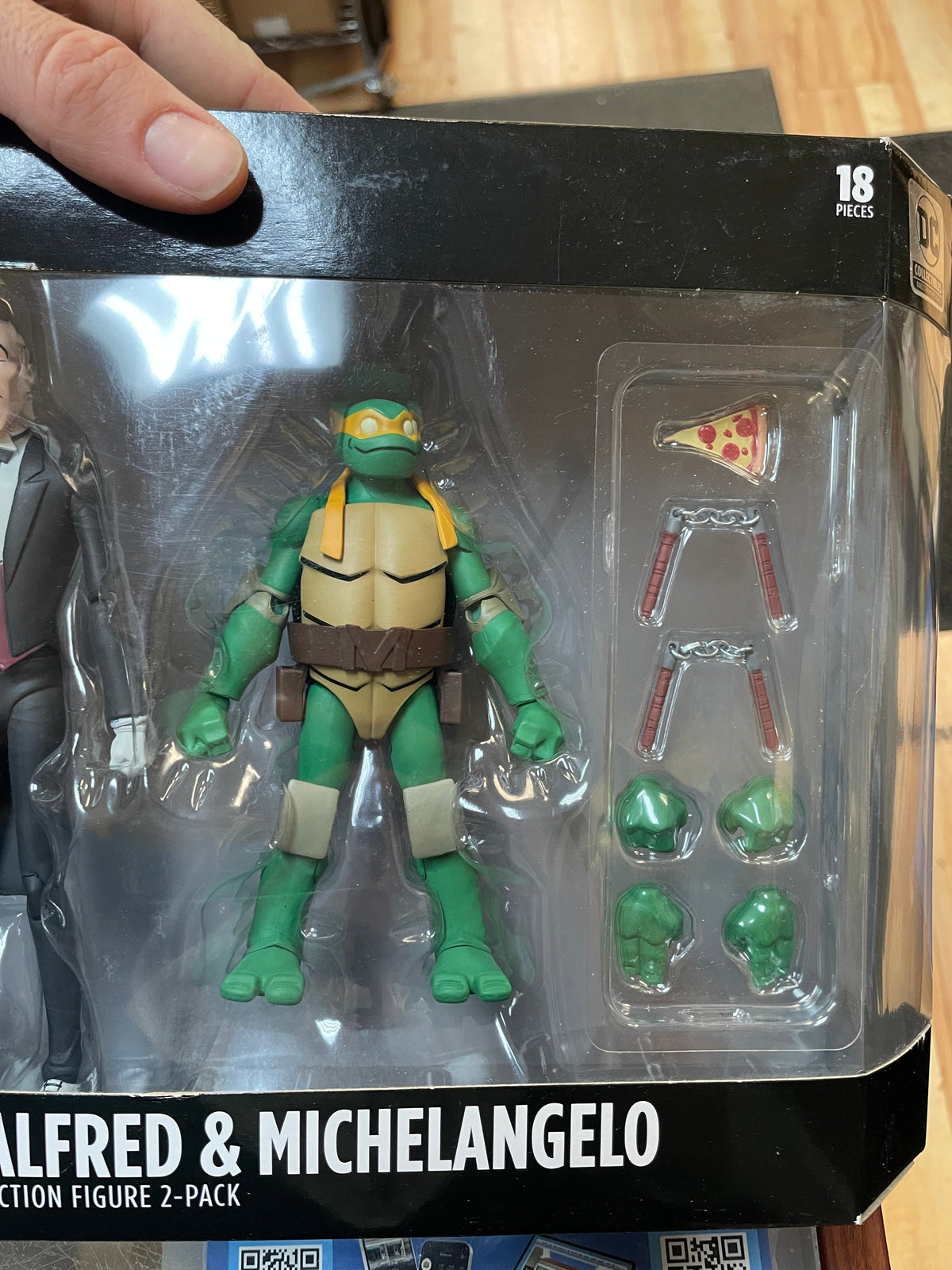 Alfred & Michelangelo 2 Pack (Batman Vs Teenage Ninja Turtles, DC Collectibles) SEALED product image 5, provided for visual