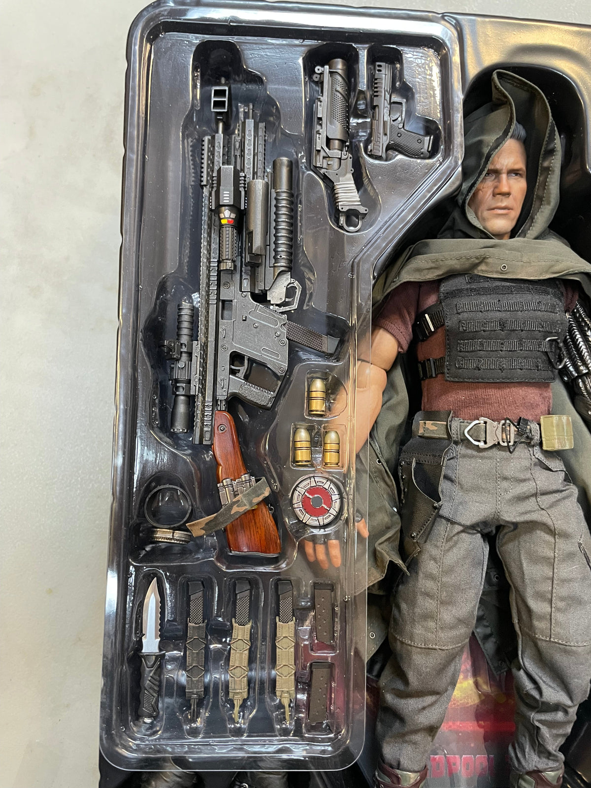 Cable With Exclusive Shield MMS583 1/6 Scale (Deadpool 2, Hot Toys) COMPLETE product image 18, provided for visual reference