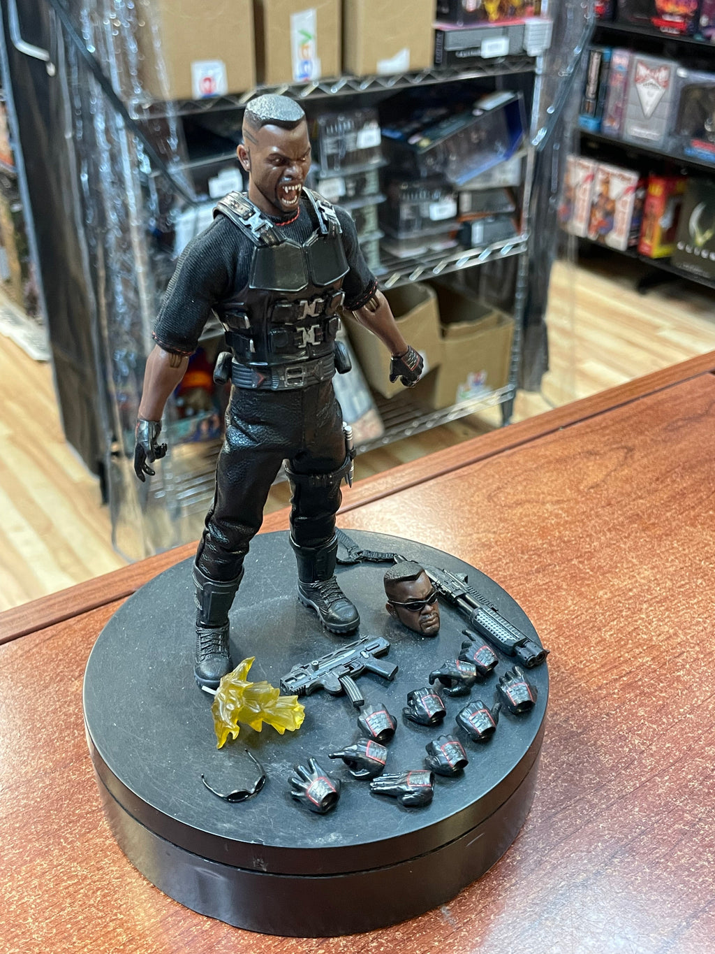 Blade One:12 (Marvel Comics, Mezco Toyz) INCOMPLETE product image 2, provided for visual reference and product detail review