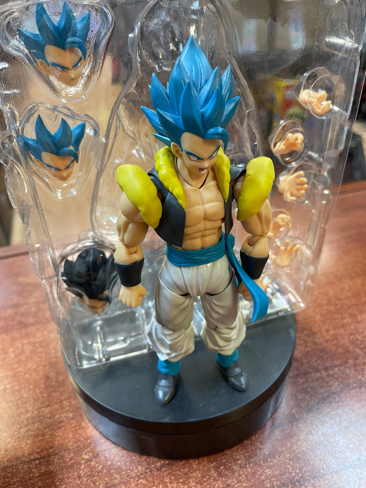 Super Saiyan God Gegeta (Dragon Ball, Bandai SH Figuarts) *COMPLETE* product image 3, provided for visual reference and