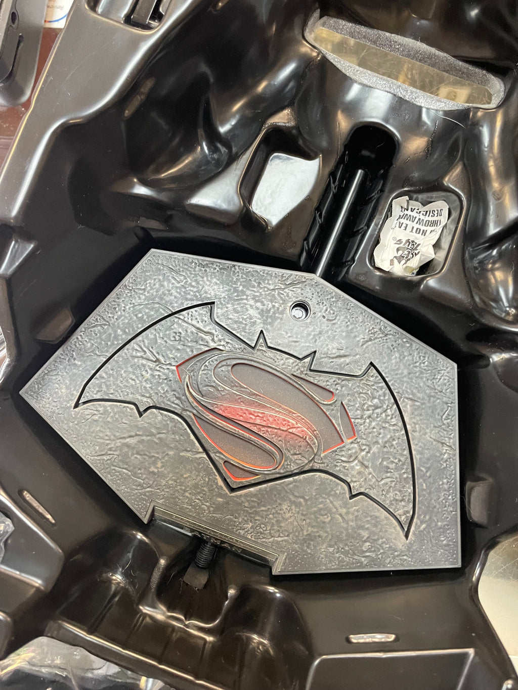 Batman With Tech Cowl MMS342 1/6 Scale (Batman VS Superman Dawn Of Justice, Hot Toys) COMPLETE product image 33, provided