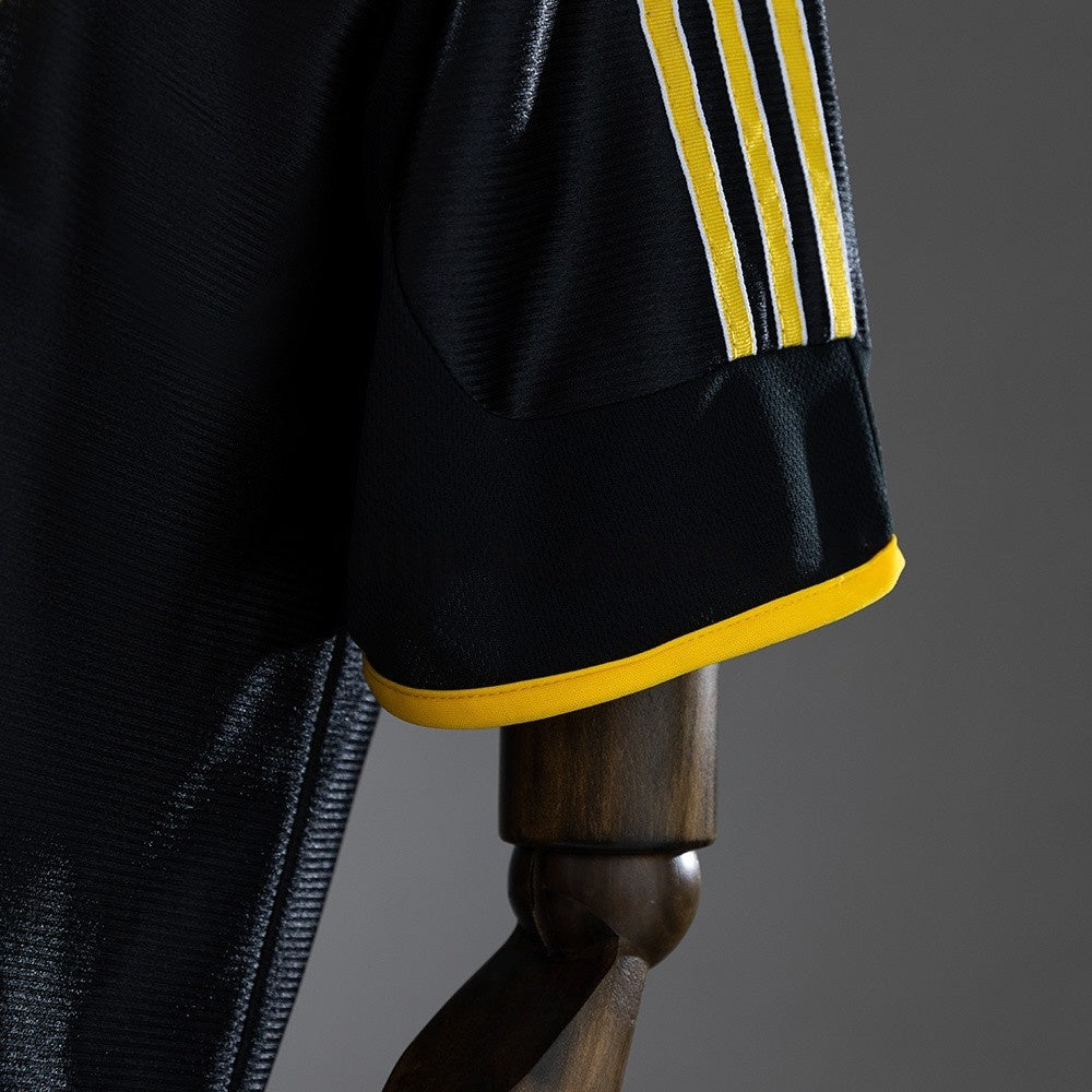 Real Madrid Jersey 1999-01 Away Retro Football Kit product image 3