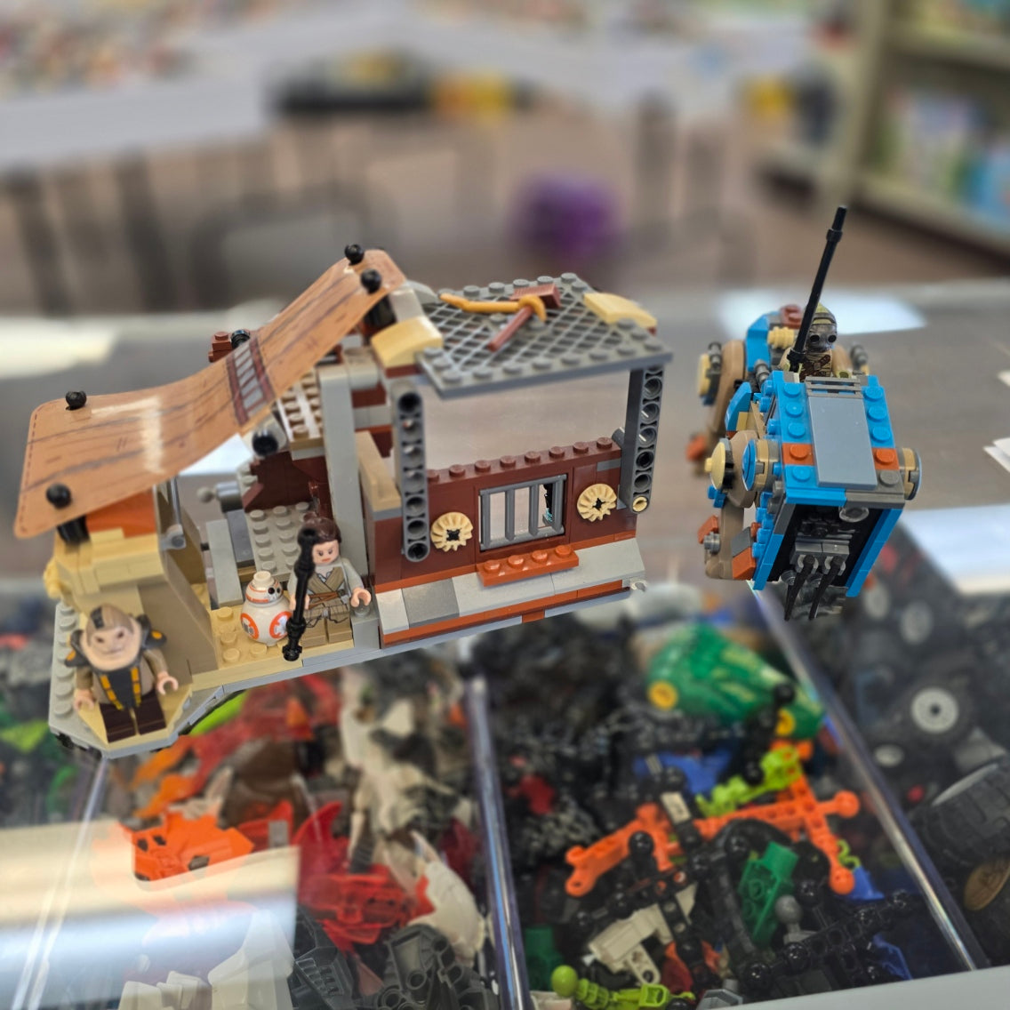75148 Encounter on Jakku (Retired) (Previously Owned) product image 1, provided for visual reference and product detail