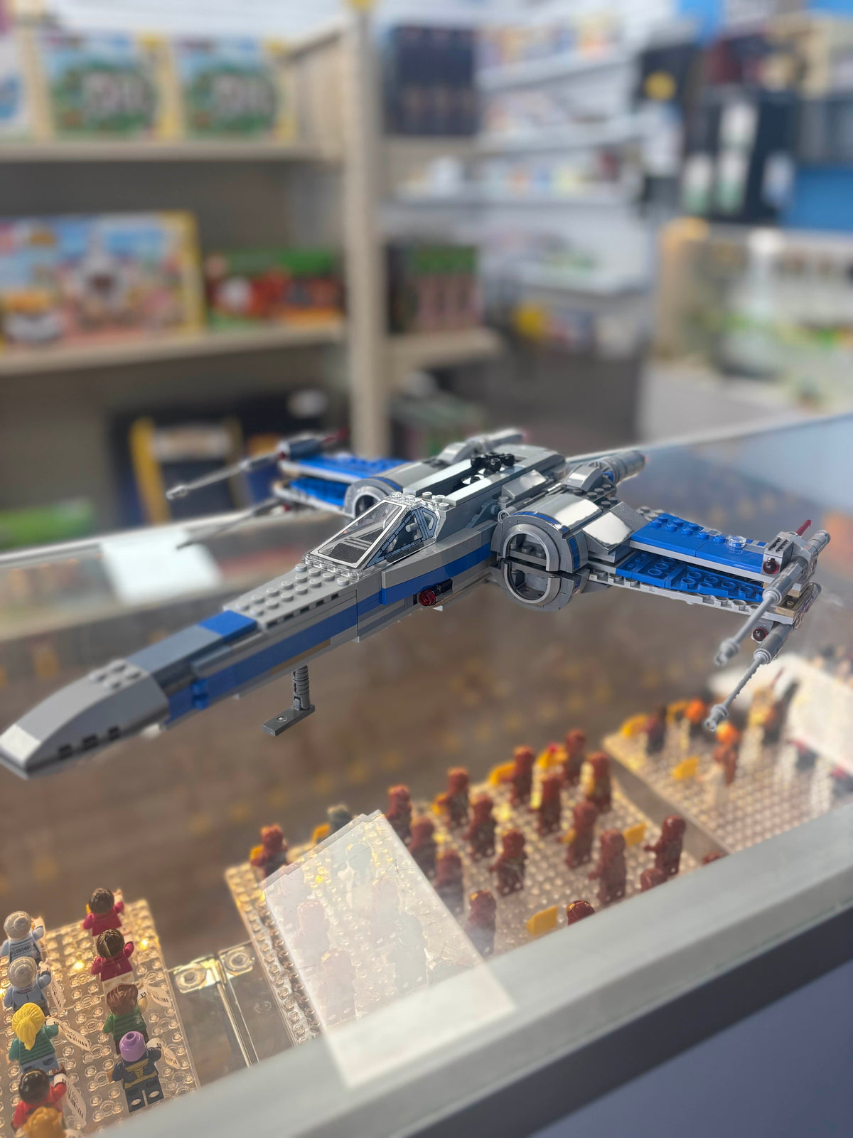75149 Resistance X-Wing Fighter (Retired) (Previously Owned) product image 1, provided for visual reference and product
