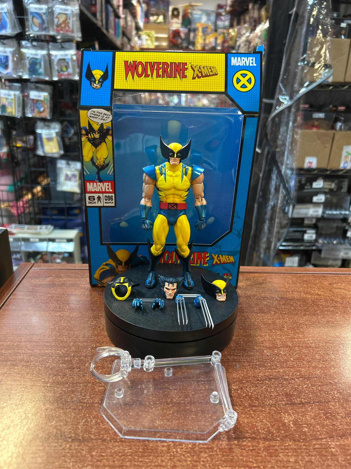 Comic Wolverine (Marvel Mafex, Medicom) **COMPLETE** product image 1, provided for visual reference and product detail review