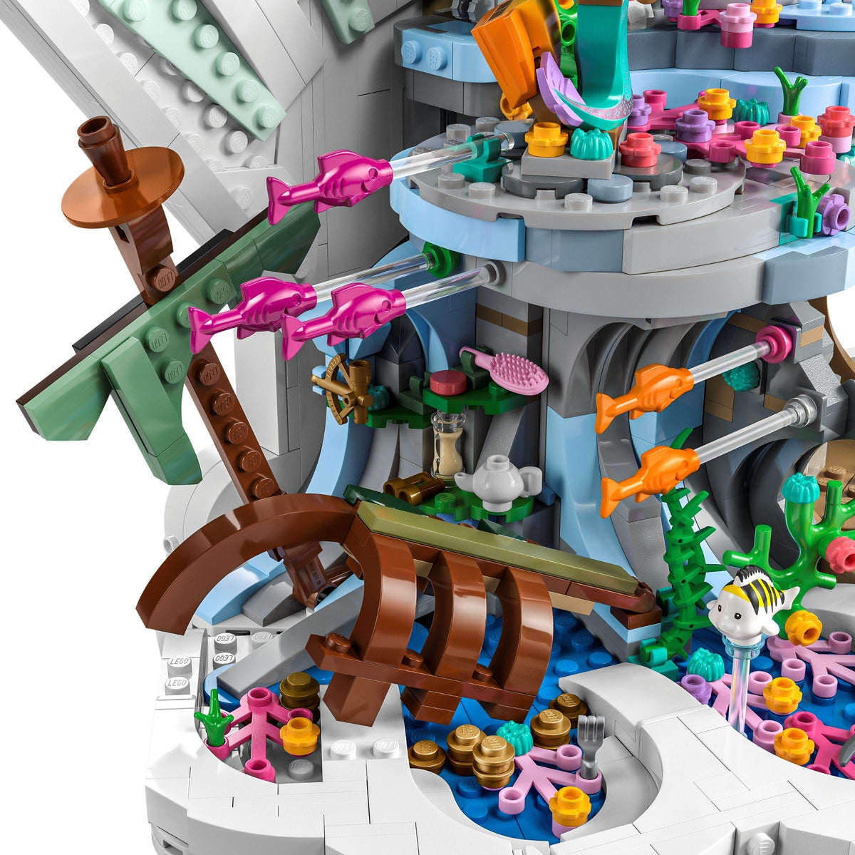43225 The Little Mermaid Royal Clamshell product image 5, provided for visual reference and product detail review