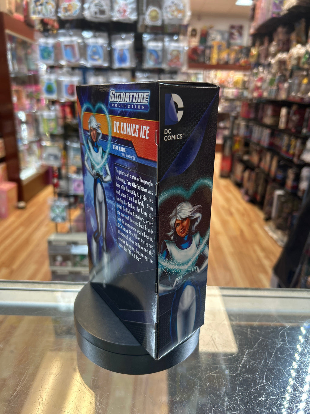 Ice -Signature Collection- (DC Multiverse, Mattel) **SEALED** product image 3, provided for visual reference and product