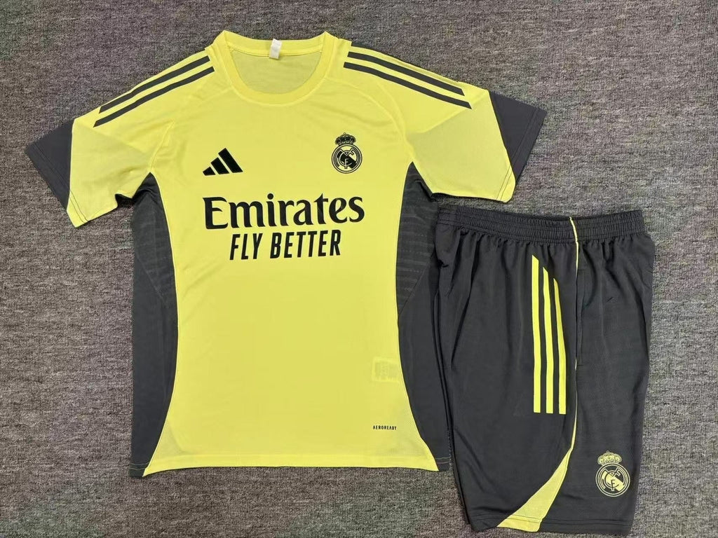 Kids Real Madrid Training Tracksuits 25/26 Football Kit product image 2
