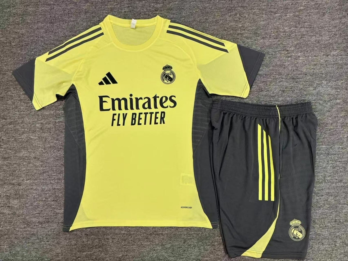 Kids Real Madrid Training Tracksuits 25/26 Football Kit product image 2